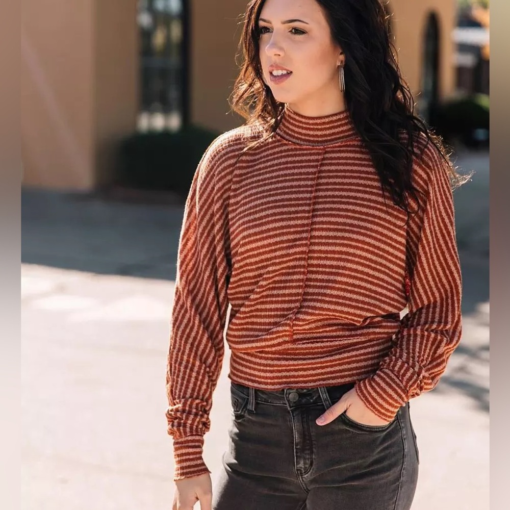 Buckle Willow & Root Mock Neck Striped Top. Size Small.